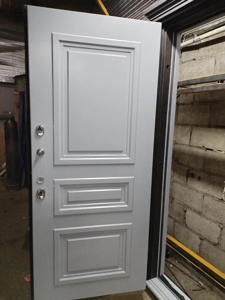 Входная заказная дверь2