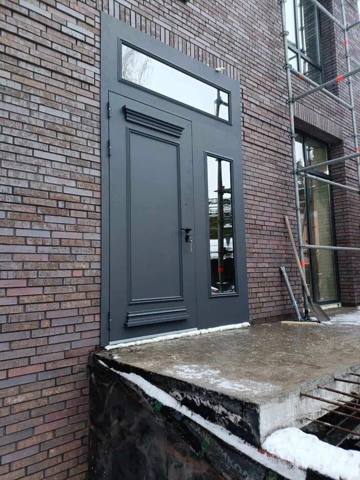 Входная заказная дверь32