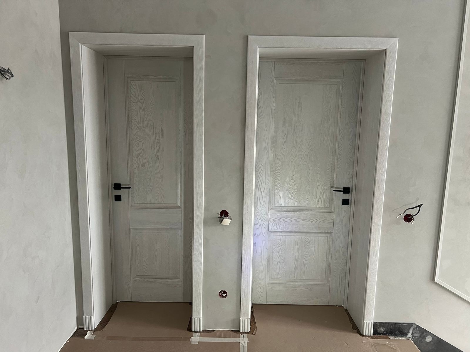 Двери из массива дуба, модель, классик в цвете вайт.