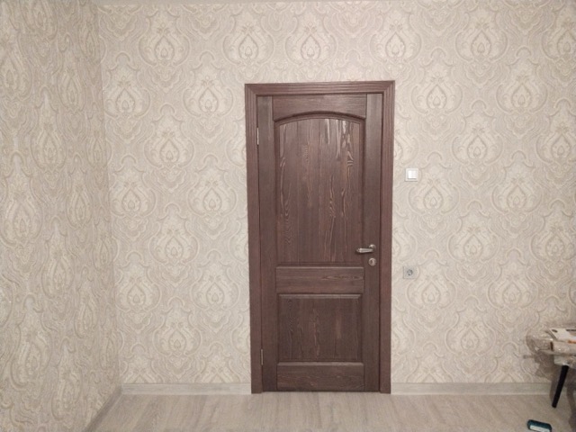 Двери из натурального дерева